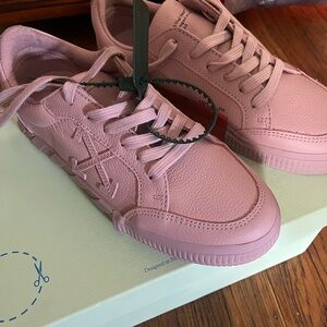 Off white sneakers BRAND NEW